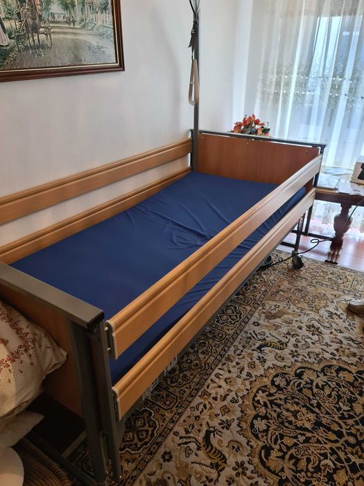 Cama hospitalar TEKVOR Care  Ecofit S Low 100 com colchão anti-escara