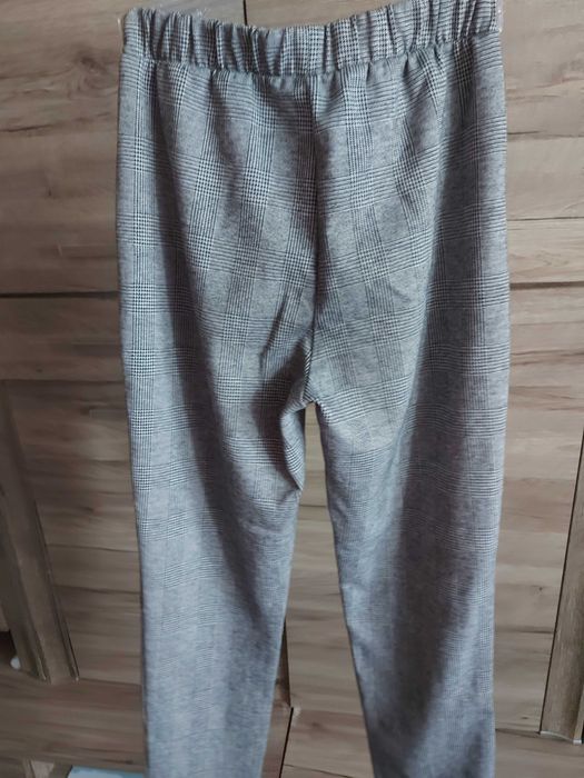 Reserved Spodnie dziewczęce w czarno-białą w kratę 164