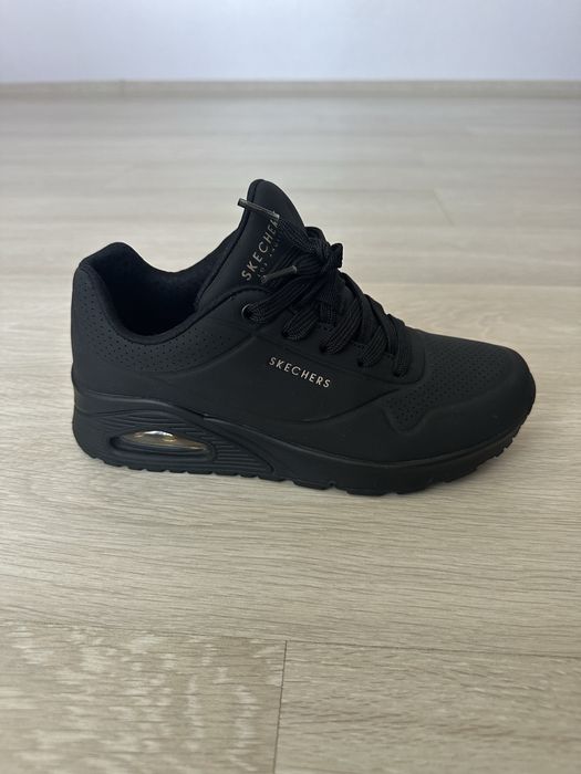 Кросівки Skechers розмір 37