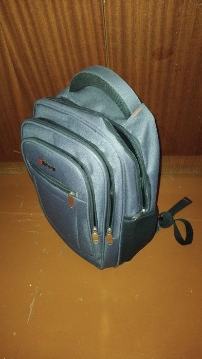 Чоловічий рюкзак 30 ширина, 35 висота.