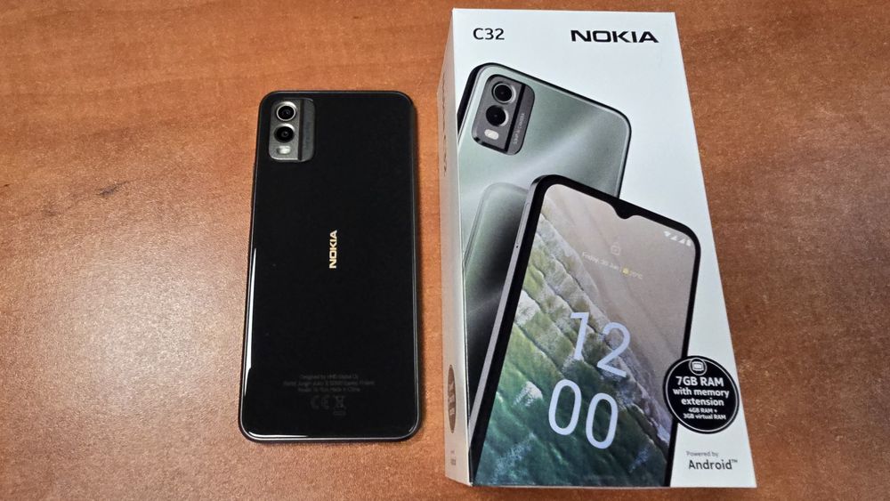Nokia C32 Dual Sim 64GB/4GB RAM czarna, stan bdb