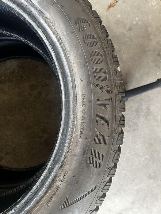 2 Opony zimowe GoodYear