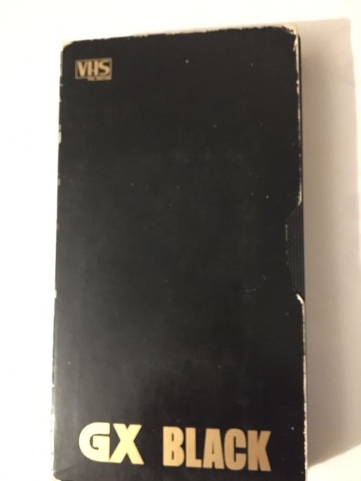 kaseta VHS na 2 zdjęciach