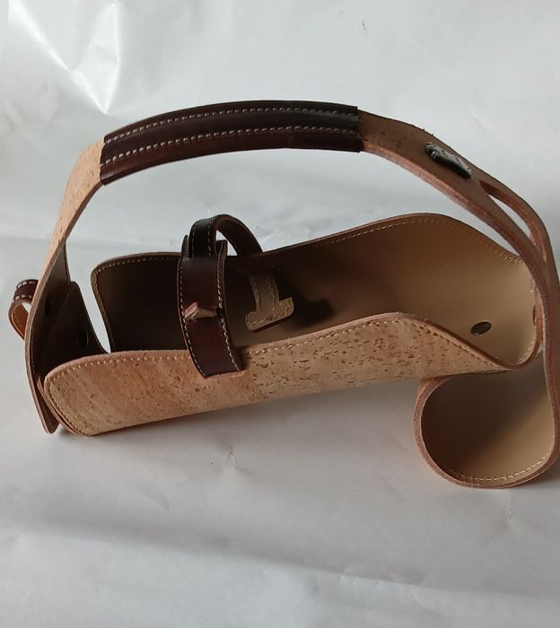 Suporte para garrafa em cortiça