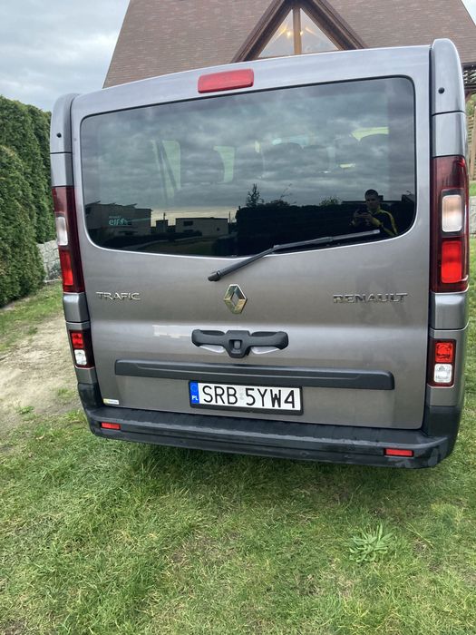 Renault Trafic 9 Long, uszkodzony silnik