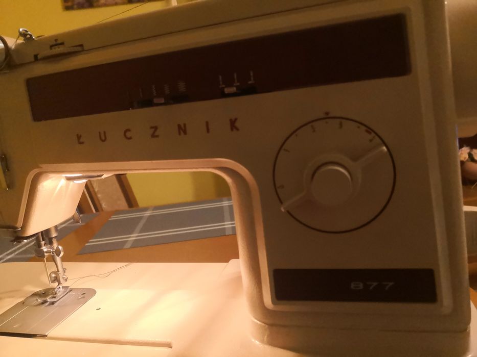 Maszyna do szycia Łucznik 877