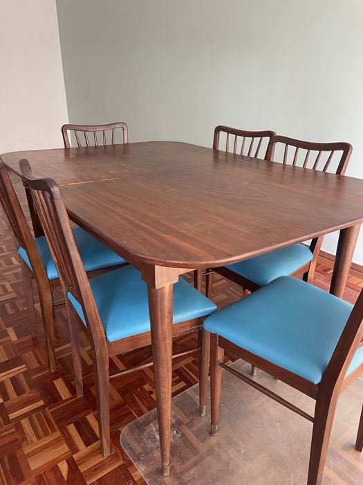 Mesa e cadeiras vintage