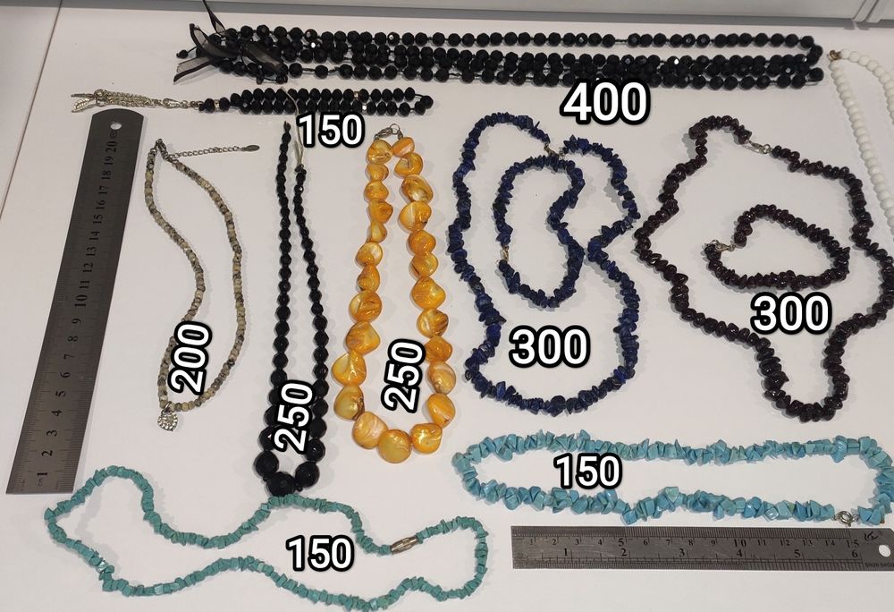 Лот винтажной бижутерии из камня 40 позиций