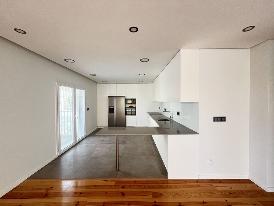 Apartamento de Luxo T4-Arrendo