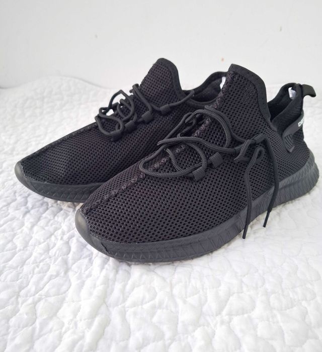 Buty sportowe siateczkowe sneakersy czarne 42 28 cm