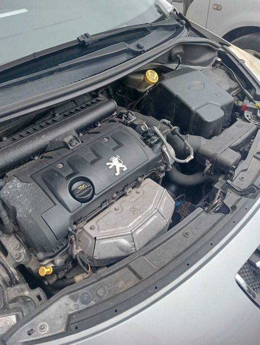 PEUGEOT 208 VTI SW