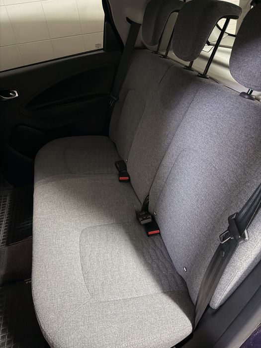 Renault Zoe roxo (Baterias próprias)