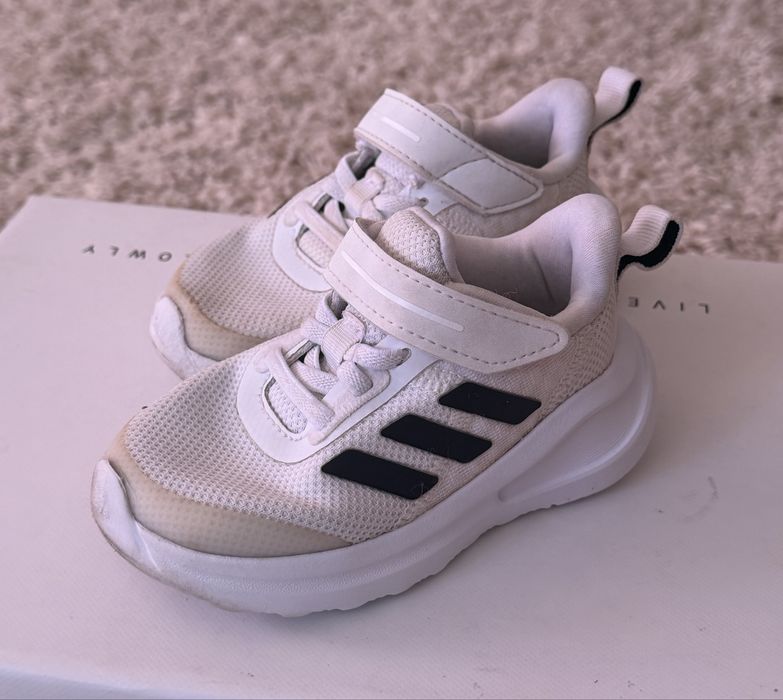 Продам дитячі кросівки Adidas