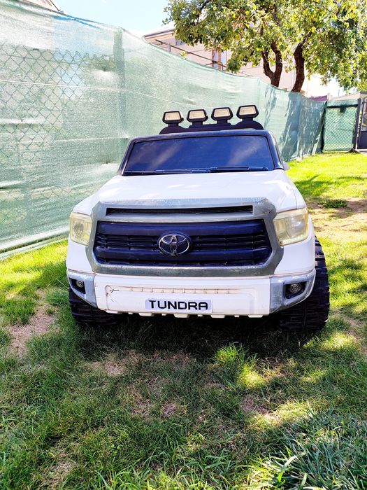 Електромобіль тойота TUNDRA двомісний  ,мега великий електромобіль, електро машинка двомісна