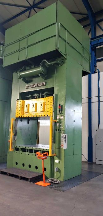 Prasa Becker & van Hüllen 630 ton