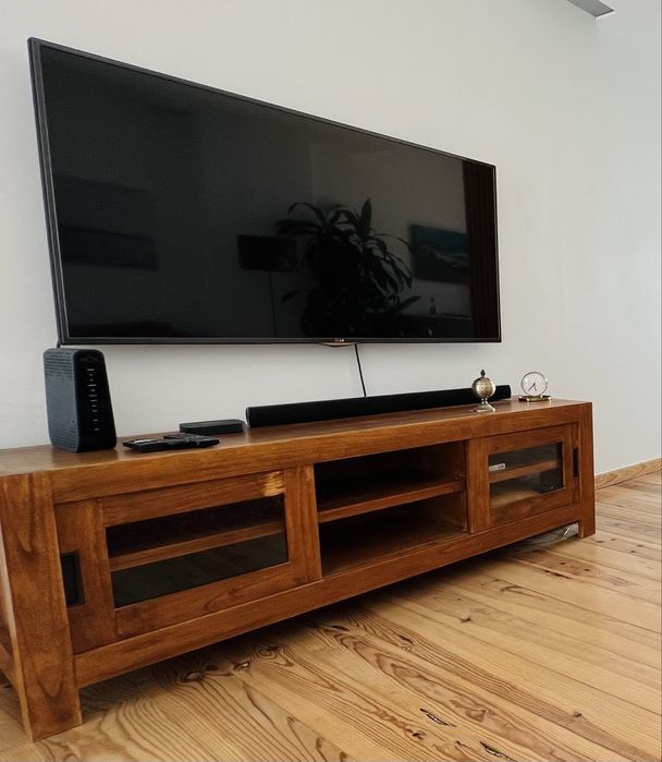 Móvel de TV  – Elegância Atemporal