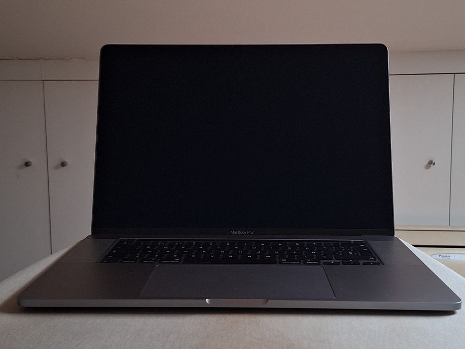 MacBook Pro 16 (2019)