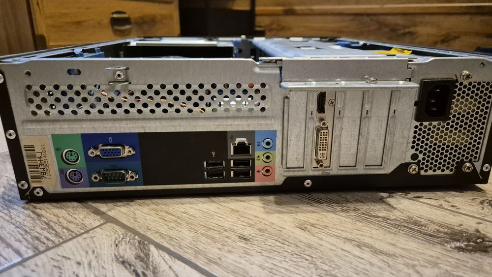 Komputer Dell Vostro 220s bez dysku