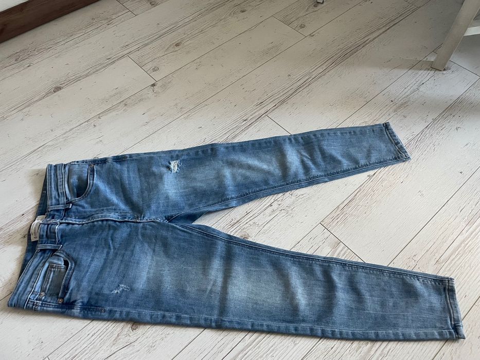 Jeansy stradivarius 40