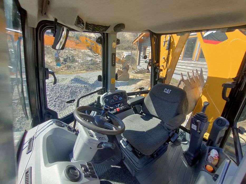 CAT 428(432)F2  2018г.в.