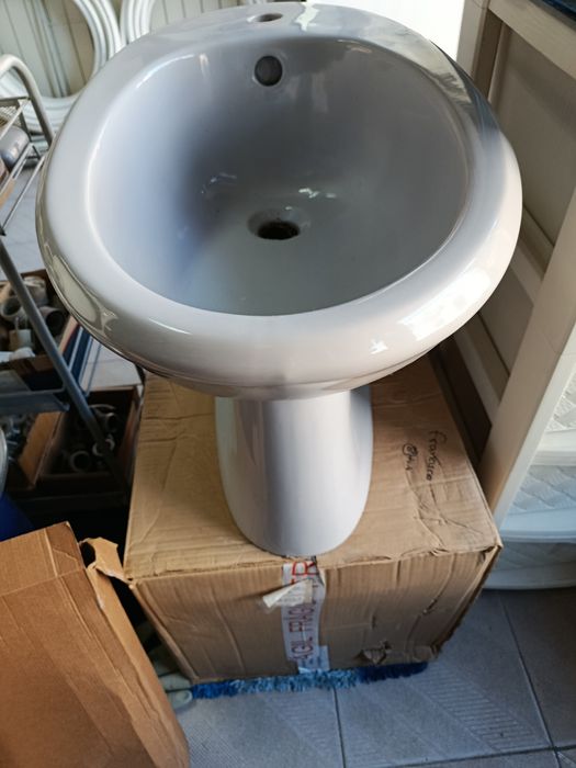 Bidé Valadares cinza