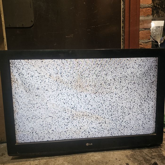 Tv lg 37 cali bez pilota