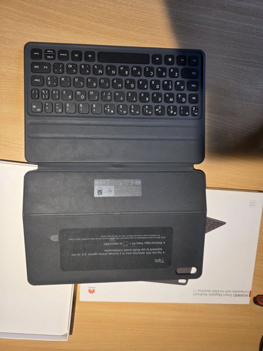 Чехол-клавиатура Huawei Smart Magnetic Keyboard для MatePad 11 — Идеал