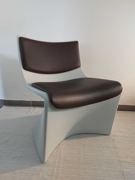 4 Сadeiras únicas Space por A. Pinaffo & P. Scagnellato