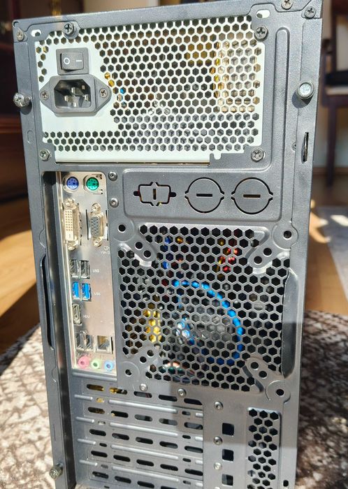 Komputer Intel i5-4460 Ram 8GB SSD 128GB + 256GB