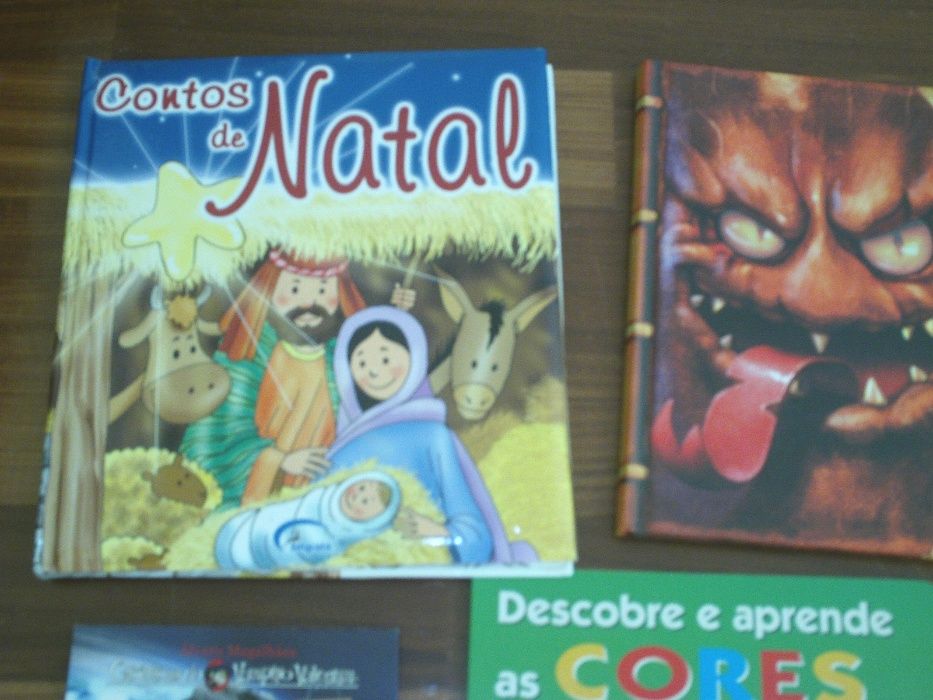 Vários livros em bom estado