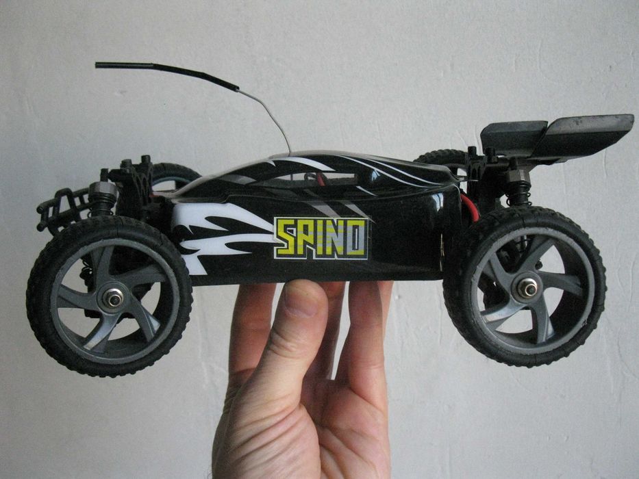 Модель автомобиля на радиоуправлении Багги 1:18 Himoto Spino E18XB