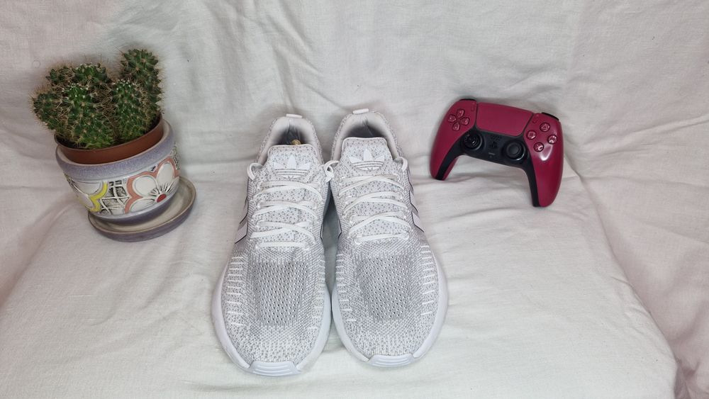 Кросівки Adidas Swift Run 22 Originals.Розмір 42.5