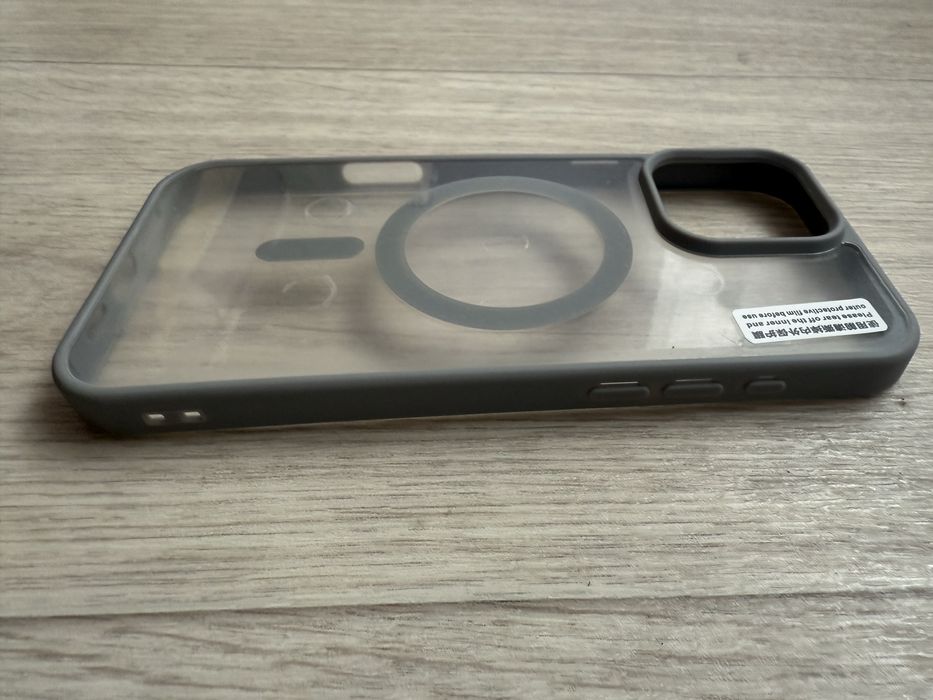 Чохли iPhone 16 Pro Max