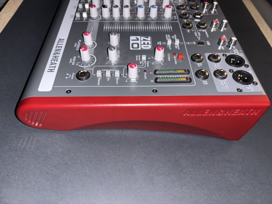 Mesa de mistura Allen & Heath ZED - 10