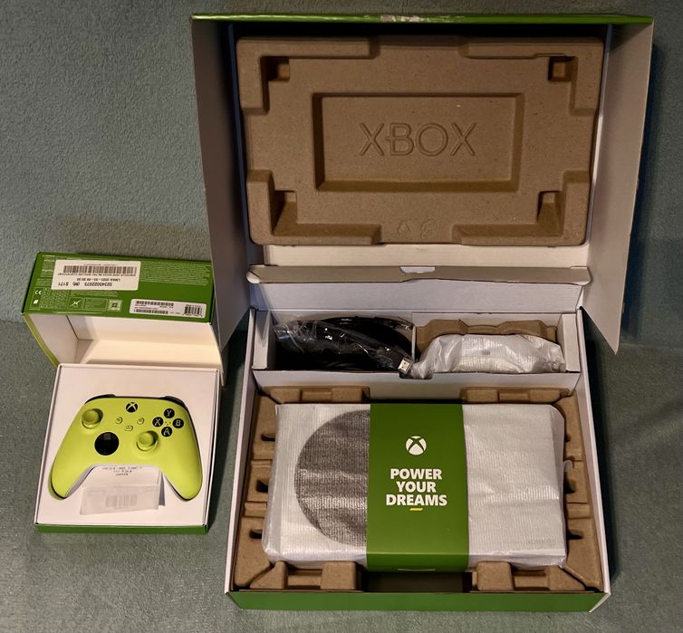 Xbox Series S 512 GB + 2 ORYGINALNE PADY + pudełko – stan idealny