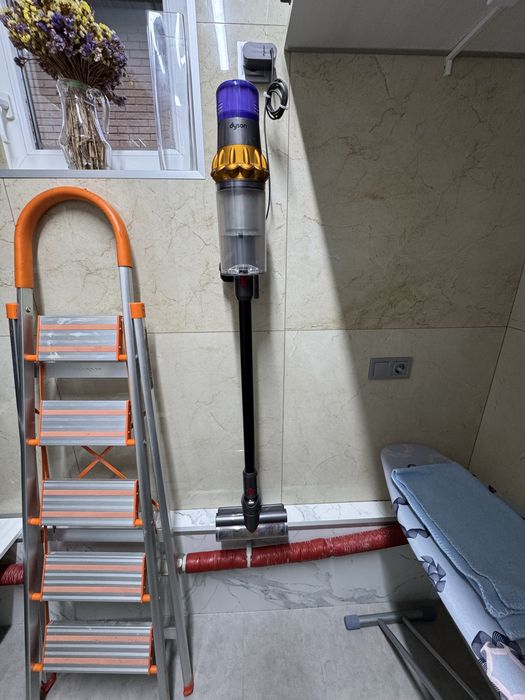 Пилосос Dyson v15
