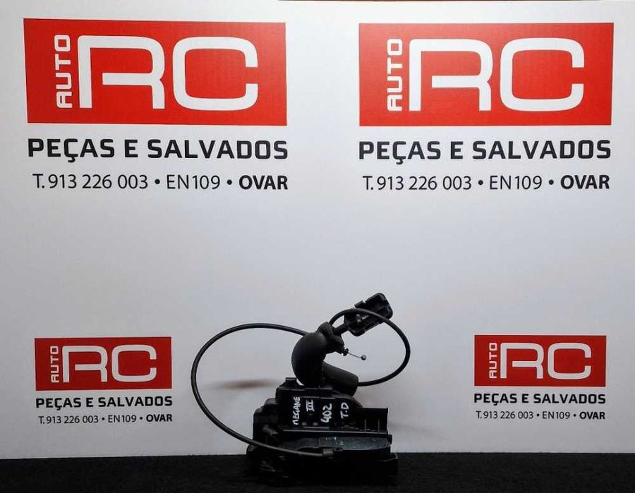 Fechadura / Fecho Porta Trás Direito 825023373R - RENAULT MEGANE III Grandtour