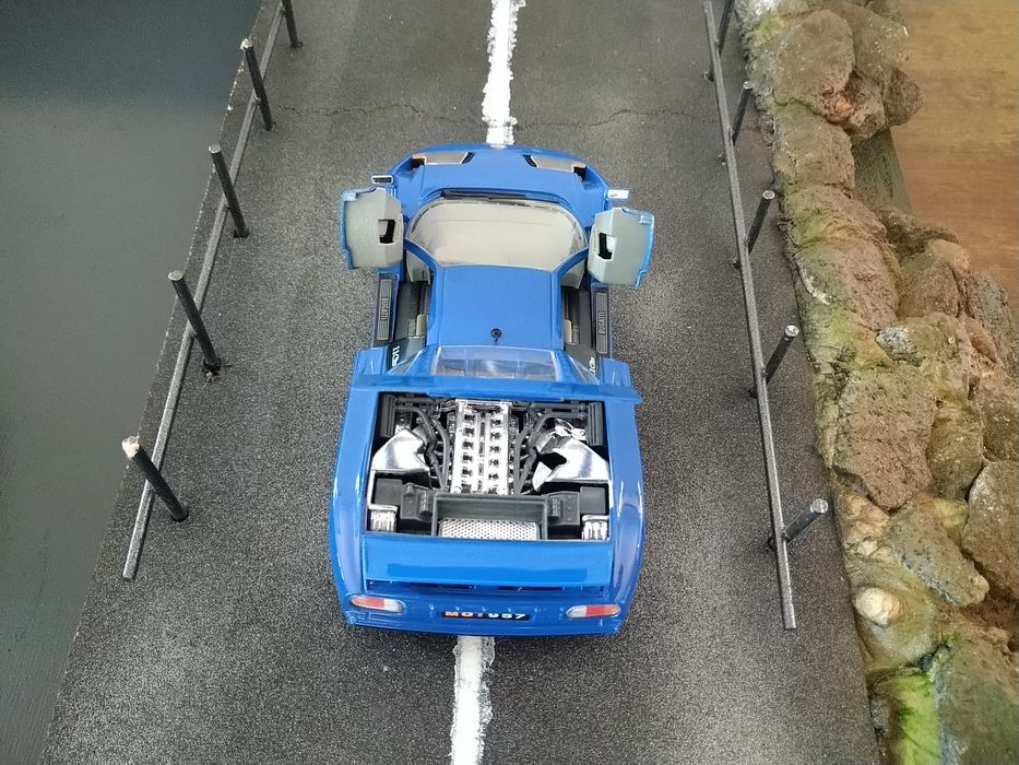 Bugatti EB110 - Bburago 1/24
