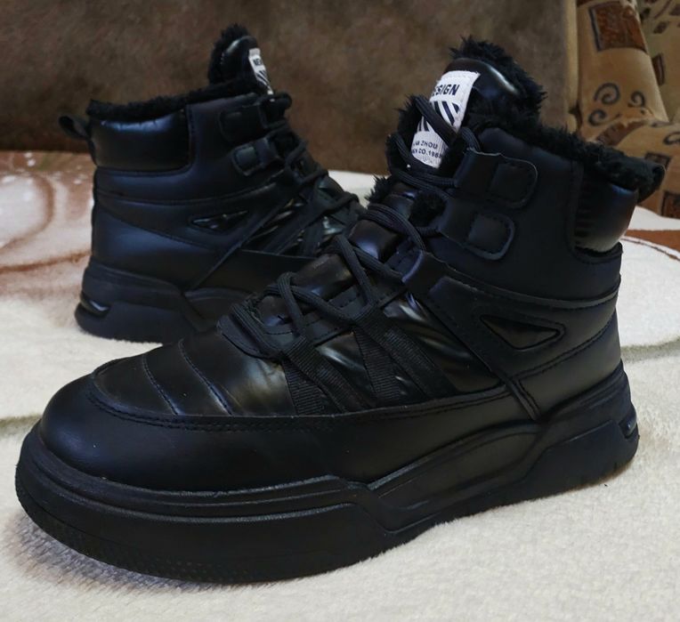 Женские теплые ботинки