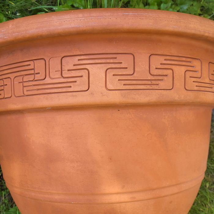 Wielka donica z tarakoty