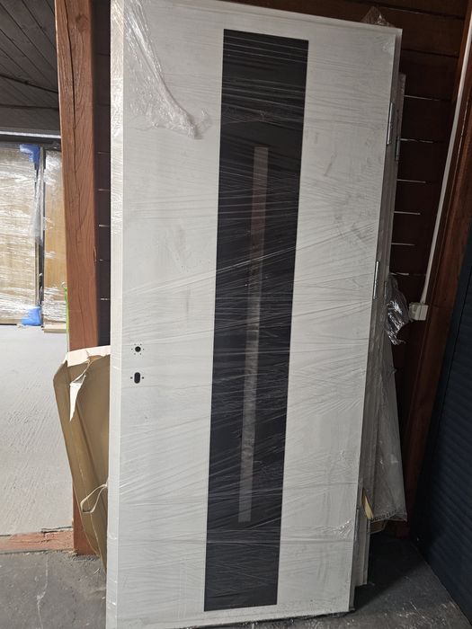 Drzwi zewnętrzne nowe 90 x 206