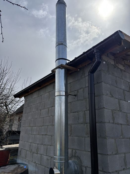 Продам котел твердопаливний.до нього ще весь комплект.