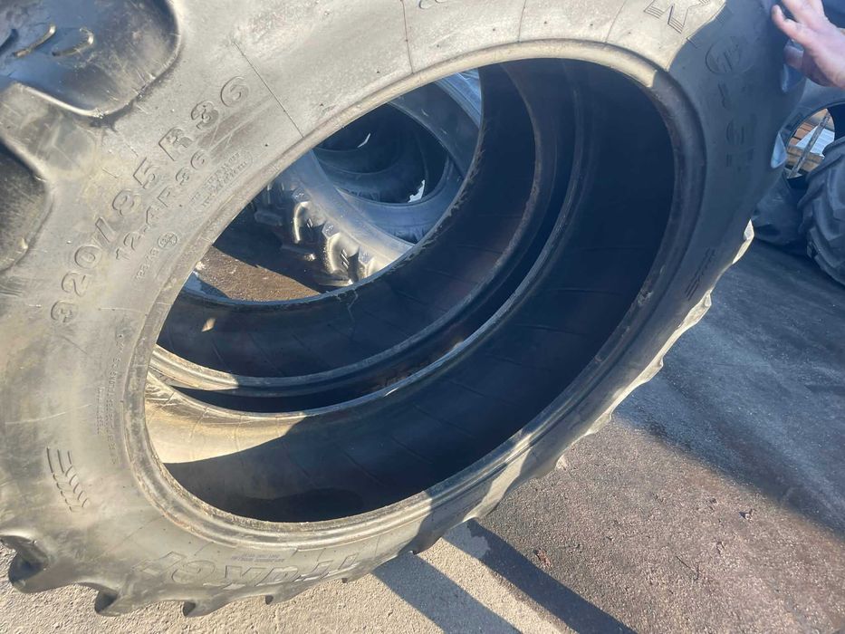 320/85R36Kleber Tracker JJ635 JJ636 Komplet