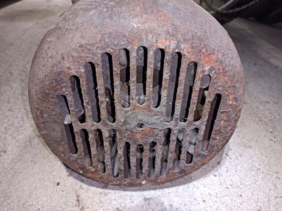 Silnik 3 fazowy uszkodzony