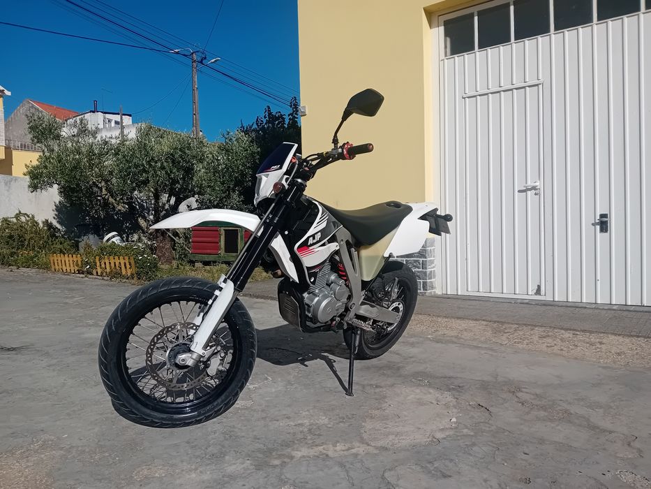 Ajp pr3 125 2016