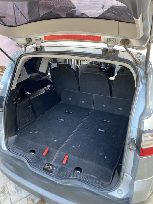 Продам машину Ford s-max