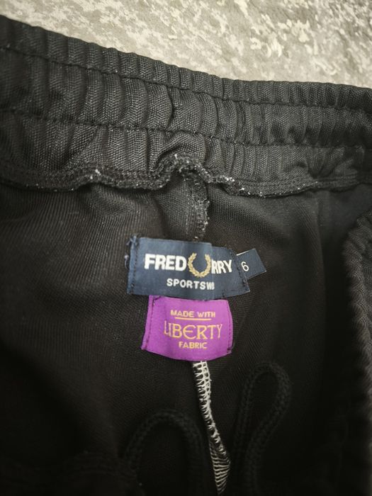 Штани Fred Perry оригінал  x Liberty Fabric xs