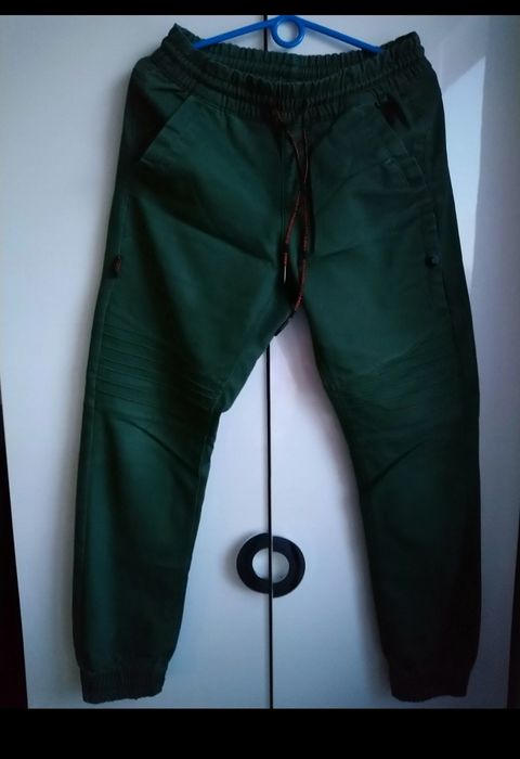 Spodnie joggery Cropp rozm.28