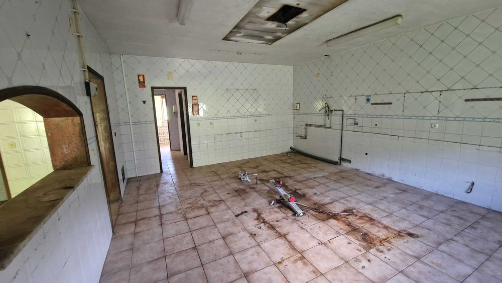 480M contruídos, perfeito para alojamento Local ou 2 apartamentos.