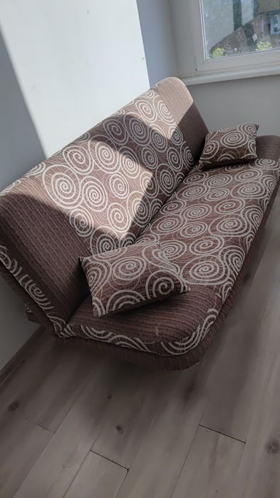 Wersalka, transport we wolnym zakresie.